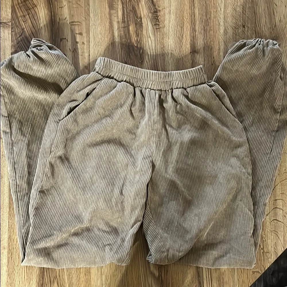 PrettyLittleThing Tan Corduroy Joggers - Picture 4 of 6